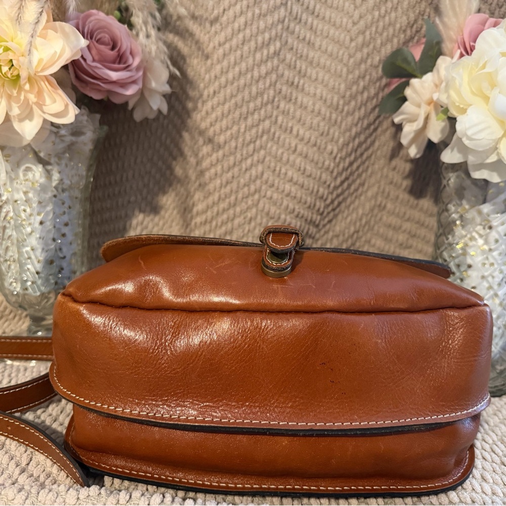 Patricia Nash London Saddle Vegetable Tan Crossbody Bag - Picture 6 of 11